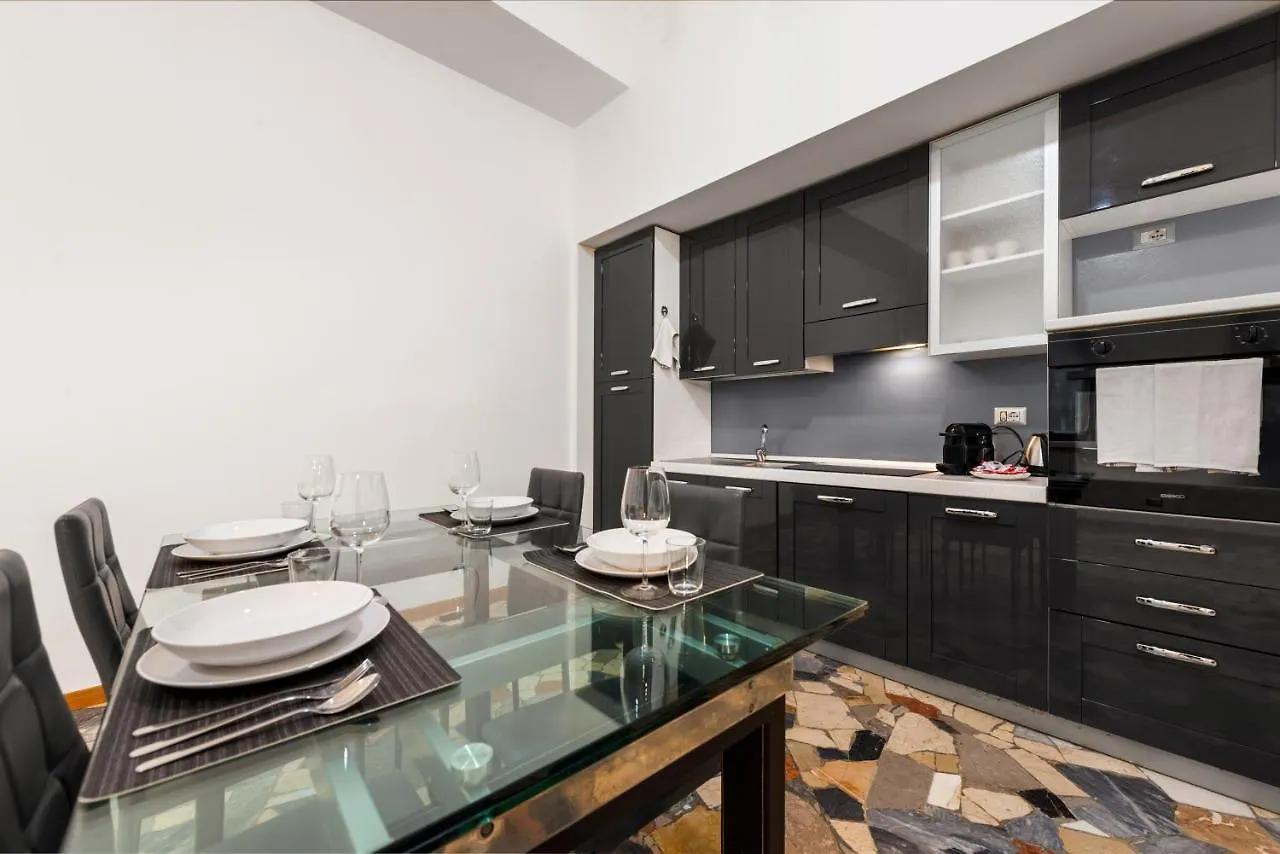 Apartment Appartamenti Con Metro Diretta 10 Minuti Duomo Milan