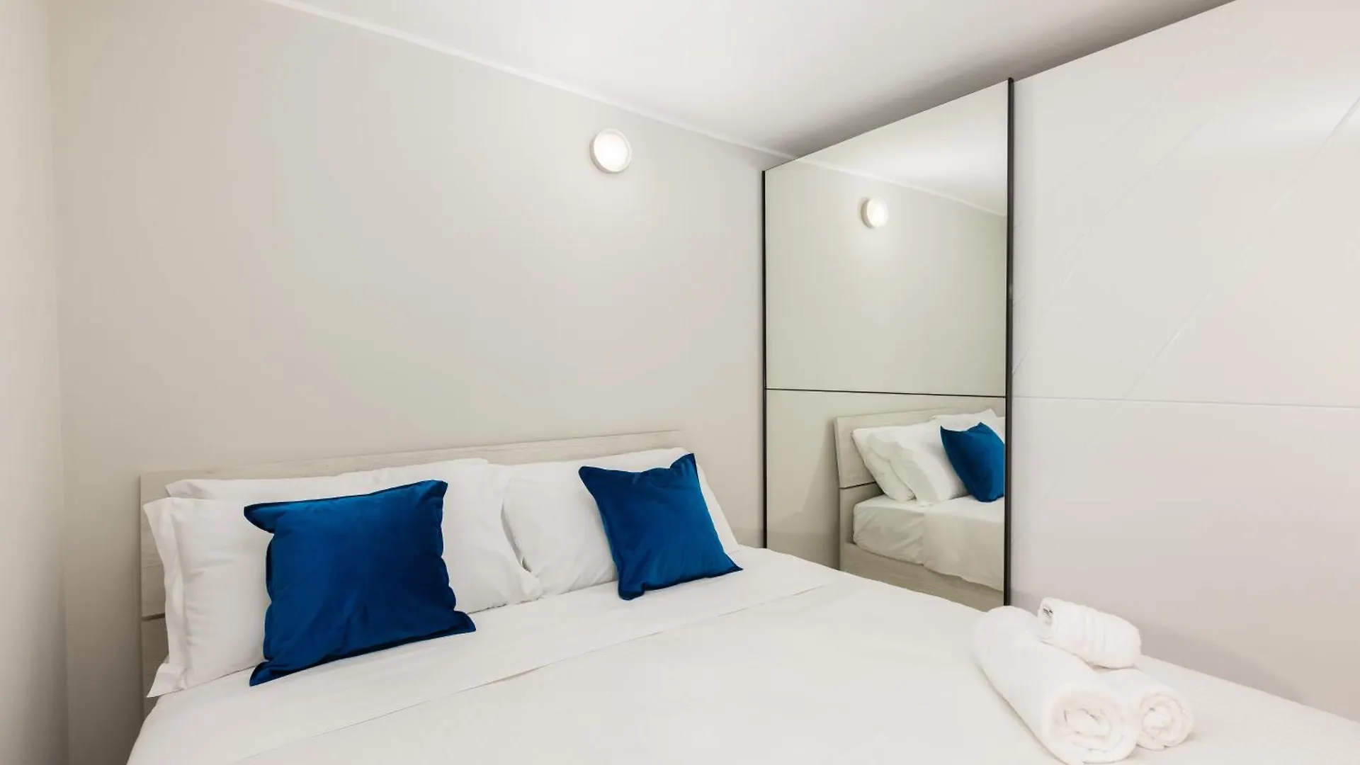 Apartment Appartamenti Con Metro Diretta 10 Minuti Duomo Milan